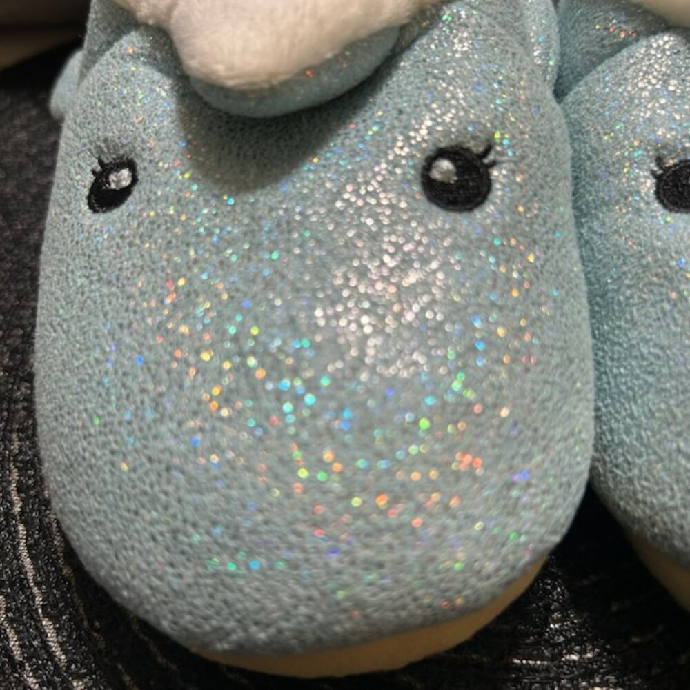 Old Navy - Shark Slippers, Toddler Size 11 - Picture 5 of 6
